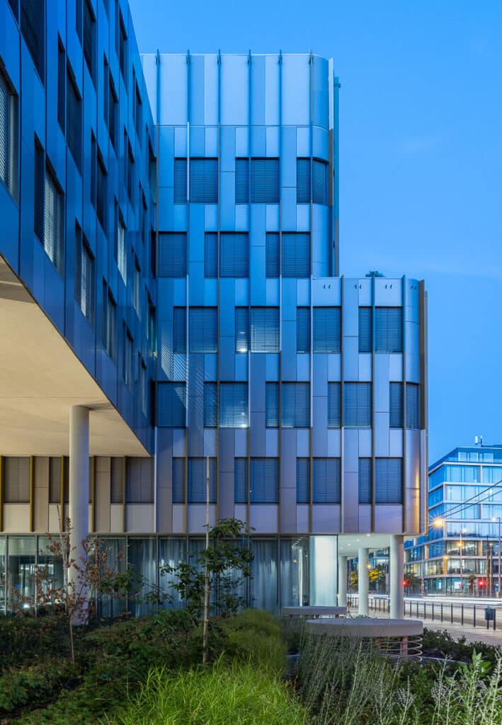 Pillar Irodaház (En) ZDA